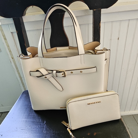 MICHAEL KORS Emilia Large Cream Pebbled Leather Tote Bag & Wallet - Picture 1 of 12
